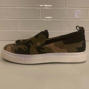 Sanctuary Women's size 6 Dashing Genuine Suede Leather Sneaker